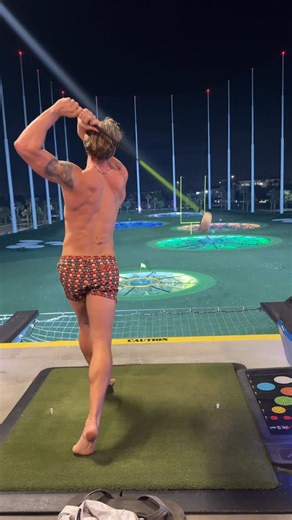 Keith Manecke | Never wear a tight shirt while golfing #Topgolf #Golf #2eros | Instagram