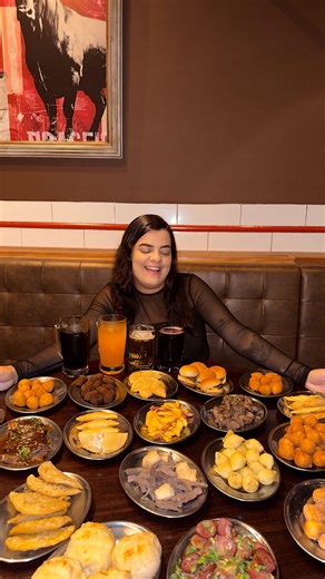 𝐂𝐚𝐫𝐨𝐥𝐢𝐧𝐞🦋 | Descobrimos um rodízio de petiscos que você come sem parar 🤩 @braseirogranderio Viemos na unidade do Shopping Grande Rio - São João de... | Instagram