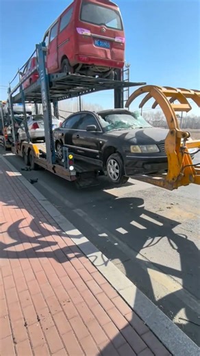 Car Loading Process - Good tools and machinery make work easy