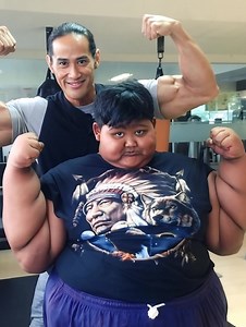 “From 200kg to playing soccer again!” 💪 Arya Permana’s transformation is unbelievable — and the before photos will leave you speechless. See his incredible journey in the comments below 👇 | Interesting to know