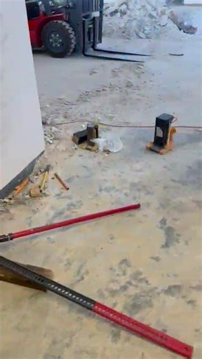 Behind the Scenes of Vault Door Demolition #vaultdoor #vault #movinghacks #safemoving #construction