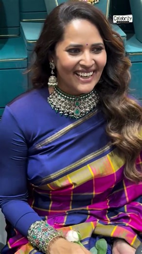 చీరలో క్వీన్ వైబ్స్ ఇస్తున్న అనసూయ 👑✨ || #anasuyabharadwaj #filmycrush #celebrity #1mviwes