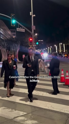 Spotted some celebrities after the 2026 Golden Globe Awards walking through Beverly Hills 👀✨ click on the link in our bio to reach out to us #GoldenGlobes #Celebrity #BeverlyHills #LosAngeles #Hollywood