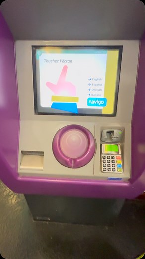 Reloading your Paris Metro Pass | Jj Roa Rodriguez