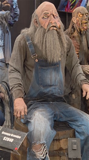 Grumpy Grandpa Animatronic - Distortions Unlimited #halloween #animatronics #horror