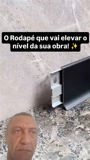 Claudio Neto | DIY | Casa e Construção on Instagram: "Rodapé de Alumínio Minimalista com LED: O Acabamento que Valoriza sua Casa O detalhe que faltava na sua reforma! 🏠✨ Se você busca um visual clean e moderno, esse rodapé de alumínio premium é a escolha certa. Com design minimalista e sistema de encaixe invisível, ele elimina aquelas imperfeições de instalação. O grande diferencial? Ele já vem preparado para embutir fiação e fita LED, criando um efeito de luz flutuante incrível no ambiente. Du