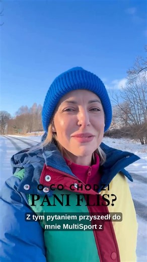 Joanna Flis on Instagram: "Nie każdy ma „problem z motywacją”. Wielu z nas ma po prostu trudną historię z ruchem. Dla części osób aktywność fizyczna od lat kojarzy się z wysiłkiem, oceną, porażką albo presją na efekt. Nic dziwnego, że łatwo ją odkładać „na jutro”. To zjawisko ma nawet swoją nazwę: sportkrastynacja - odkładanie ruchu na później, nie z lenistwa, lecz z przeciążenia i złych doświadczeń. Tymczasem osoby, które są aktywne regularnie, rzadko myślą o ruchu w kategoriach wyników. Dla ni