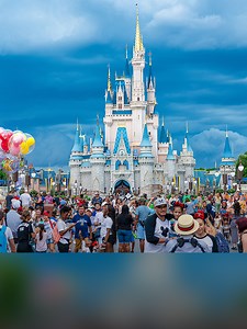 Family brawl breaks out at Disney World