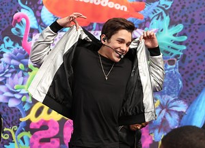 Austin Mahone releases new video