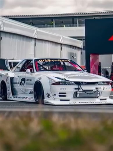 Nissan Skyline GT-R (R32) vs Alpine A110 - Who wins?? Lando Norris arrives at the 2025 Japanese Grand Prix paddock in a custom Liberty Walk Nissan Skyline GT-R (R32), a collaboration with his Quadrant brand. Extreme Kaido Racer styling, unapologetic performance mods — and an arrival that visually overshadows Pierre Gasly’s Alpine A110 in a quiet paddock face-off. #LandoNorris #F1 #JapaneseGP #LibertyWalk #JDM