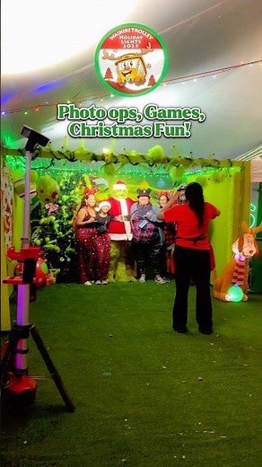 Don’t miss this! #HolidayLightsTour #WaikikiTrolley #Hawaii #Christmas