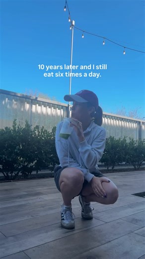 chloe | eating disorder recovery on Instagram: "skinnytok could never when I started eating disorder treatment I thought my team was CRAZY recommending I eat 3 meals and 3 snacks daily. now, I find my body asks for that naturally! basically every day. not from a place of rigidity or “I should” but because intuitively, I get hungry like clockwork. that works for me and my metabolism! so i literally don’t care if the internet demonizes snacking. my body, my needs, that has to come first. if you ne