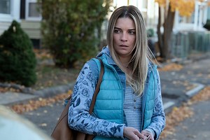 ‘Kevin Can F**k Himself’ First Look: ‘Schitt’s Creek’ Star Annie Murphy Tears Down Sitcom Tropes in AMC’s New Show