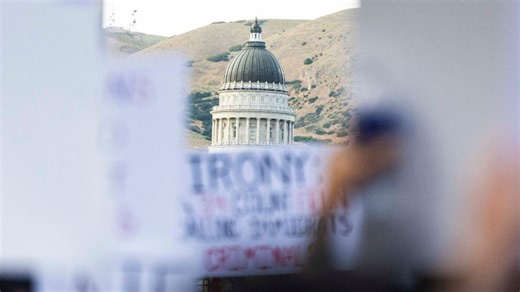 Thousands participate in 'No Kings' protest outside Utah Capitol building - KSLTV.com