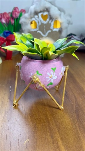 DIY Bulb Planter 💡 #artshorts #diy #shortsviral #homedecor #diycrafts #craft #shorts #yt