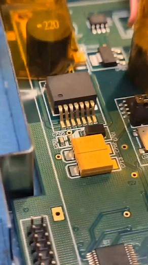 Gonna Try A Different Square Nozzle On This Component Task #reworkstation #flux #motherboardrepair #electronicrepair #electronicstechnician | Nebs Alfonso