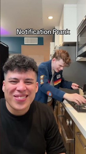 Fake notification sound prank🤣 #2025 #funny #prank #usa #fyp #funnyvideo