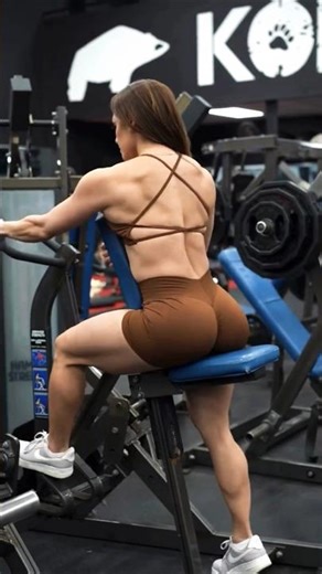 Women Back Workout in Gym | Strong & Toned Back Training for Women#shorts