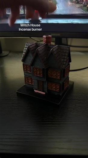 Haunted witch house incense Burner🎃👻🏚️#halloween #halloween2025 #haunted #tiktokmademebuyit