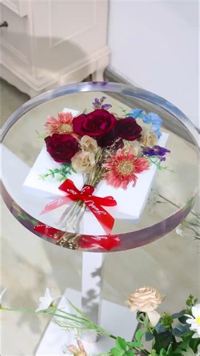 Turn dried flowers into a stunning piece of furniture!