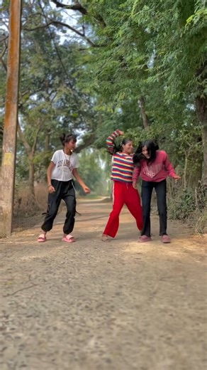 🇰 🇦 🇳 🇨 🇭 🇦 🇳 on Instagram: "💕❤️Dangua Mone Do💕❤️ #instagood #instalite #instatrend #trendingreels #instareels #viralreels #instagramindia #dancerkanchanofficial"