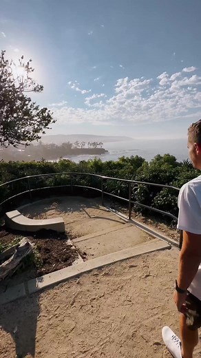 Moku Pae makes traveling a breeze! #anywherealoha #travel #california #london #FrenchPolynesia | OluKai