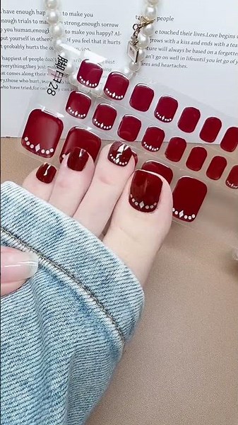 Nail Sticker2 - Easy Toenail design idea