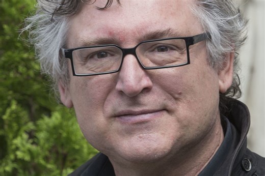 INFO CLOSER. A 60 ans, Michel Onfray s'est marié avec son assistante, Dorothée, après avoir mené une double vie avec elle