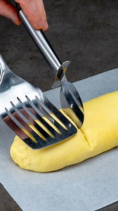 1.8M views · 15K reactions | Знаменитая закуска из слоёного теста,...