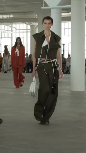 Cara Taylor: Altuzarra S/S23 Runway Moments