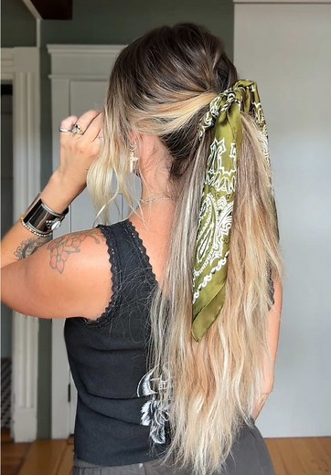 Scarf ponytail 🍋‍🟩💚 inspired by @lindseyraemyers #hairstyle #hairtok #ponytail