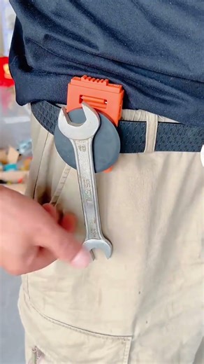 Simple and easy to use tool magnetic belt clip