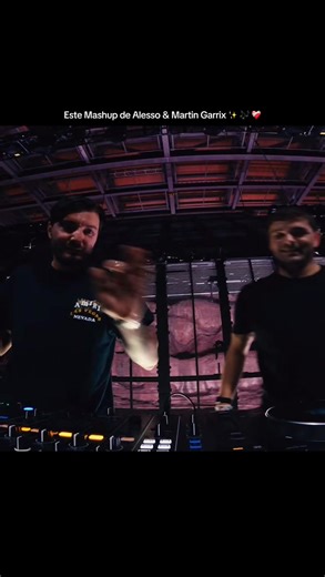 Alesso & Martin Garrix Ultimate Mashup at Red Rocks