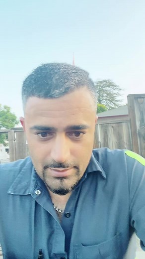 Outdoor Style: Casual Fashion with a Dark Blue Shirt