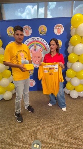 ¡Muchísimas gracias a First Class Learning Center por ser patrocinadores del Radiotón a beneficio de Smiles from Heaven! Gracias por apoyar a los niños en la escuela y también en nuestra comunidad… y por traer con tanto amor la caja de donaciones que lograron junto a los papás 💛✨ | Digital 94.9