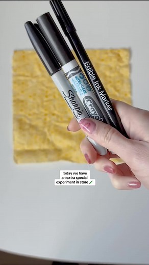 12K views · 130 reactions | We're often asked if you're able to write on the beeswax wraps - so we decided to test it out! ✏️ While it may not work to write on them, we promise it's easy to get the hang of remembering what you have wrapped up! It will become second nature in no time. 殺 What other questions do you have about beeswax wraps?  #beeswaxwraps #faq #reusable #ecofriendly #zerowaste #shopsmall #shopcanadian | Goldilocks Goods | Facebook