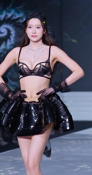【4K】SIUF深圳内衣展你的张张性感内衣走秀，我也就看了三十来遍吧 #beauty #model #fashion #catwalk