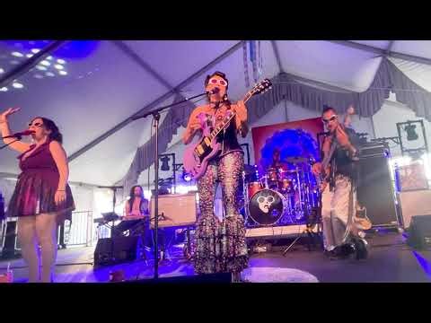 Pamela Parker's Fantastic Machine EPK