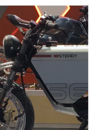 You saw it at @aimexpo now here’s the story behind it. This custom ONYX RCR 80V build by @steadygarage - Every detail, every part, every decision was made with intention. We just dropped a full YouTube interview with the crew behind the build, go watch it on our channel 🎥🏍️⚡️ #custom #ebike #motorbike #onyx