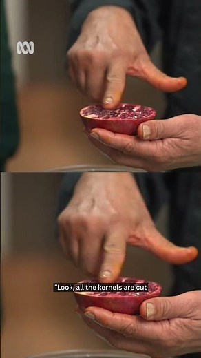 This is how you peel a pomegranate 👩‍🍳👩‍🍳 | ABC Australia
