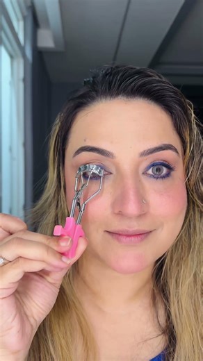 Blue eye makeup #blueeyemakeuplook #makeupforbeginners #blueeyes #eyemakeupshorts