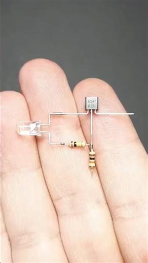 This SIMPLE LED Circuit Will Blow Your Mind 🤯💡