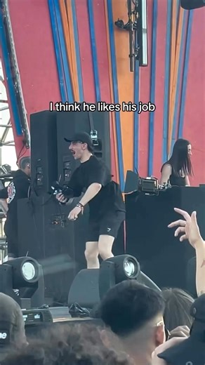 8.1K views · 187 reactions | Tag your Rave Friends Real Raver @anto.zaey  Credit: @delia.dce  | Techno Festival | Facebook