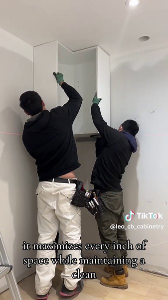 Basement kitchen in Natural Oak#kitchen #cabinetry #modernkitchendesign #modernkitchen #ontario #torontokitchenreno #homedecor #cabinetrydesign #kitchendesignideas #buildings #canada #kitchencabinet #contractor #kitchendrawerorganization #kitchendesigns