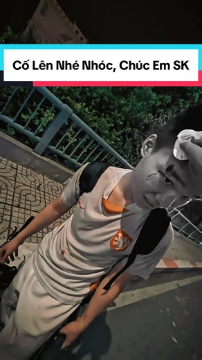 Mấy cha vô trách nhiệm ghê luôn á, nhóc có bé tẹo dứt cái chạy mất tiêu. Mong sao clip này tới được tận mắt bạn. #vuvivu