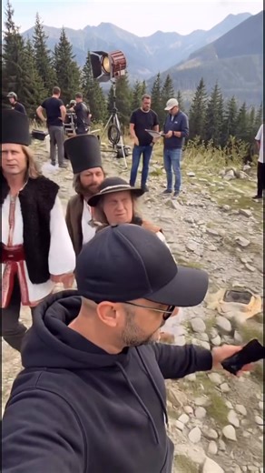 Before there were reels and Al, films were made that you knew by heart. Polish cinema of the 80s and 90s. If you could take a selfie with one Polish cinema star of the 80s and 90s🤩 🎥🙏@Sierocki Art