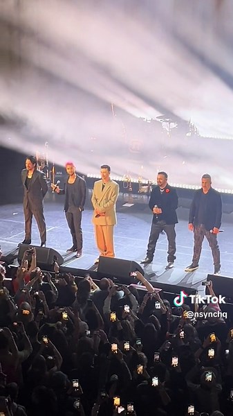 WHAT. JUST. HAPPENED. *NSYNC surprise reunion at JT’s LA One Night Only Show 3/13/24. 🤯😭#nsync #nsynctiktok #nsyncreunion #nsyncchallenge #nsyncforever #justintimberlake #jt #losangeles #la #millennial #boyband #trending #foryou @*NSYNC @Justin Timberlake @JC_Chasez @Joey Fatone @Lance Bass @Chris Kirkpatrick @missionnsync @Tamara UK *NSYNC Reunion 🇬🇧 @*nsyncers