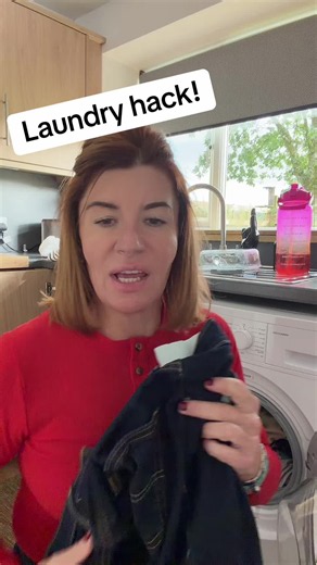 Laundry hack for washing dark jeans and dark coloured clothing add some salt to the drum of your washing machine and it holds the dye in and stops colour fading #hack #laundrytok #laundrytok #cleantok