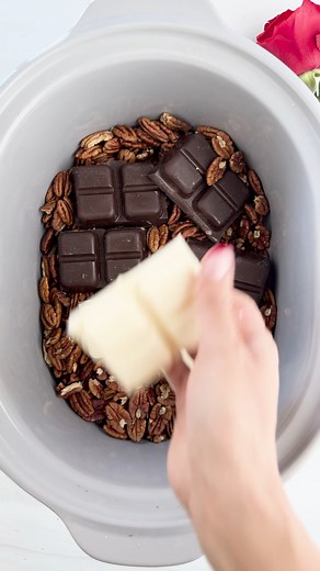 7.2M views · 54K reactions | Slow Cooker Chocolate Caramel Clusters #candy #Friendsgiving #thanksgiving #SlowCooker #fooddolls | Food Dolls | Facebook