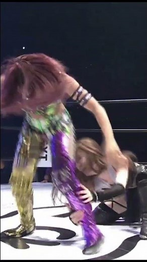 【女子プロレス】なんと鹿島沙希がわずか44秒でAZMから勝利！【スターダム】